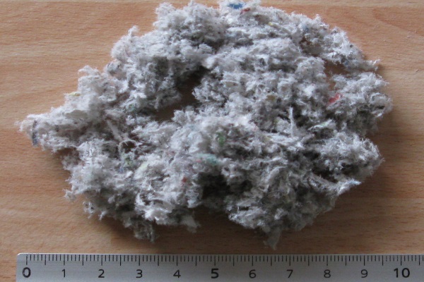 a 7cm recycled cellulose loose fibers